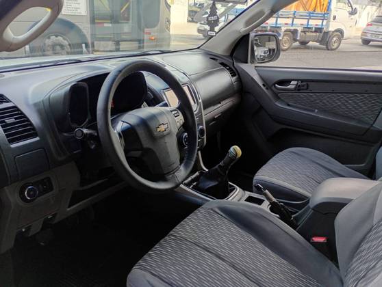 CHEVROLET S10 2.5 LTZ 4X2 CD 16V FLEX 4P MANUAL CHEVROLET S10 2.5 LTZ 4X2 CD 16V FLEX 4P MANUAL